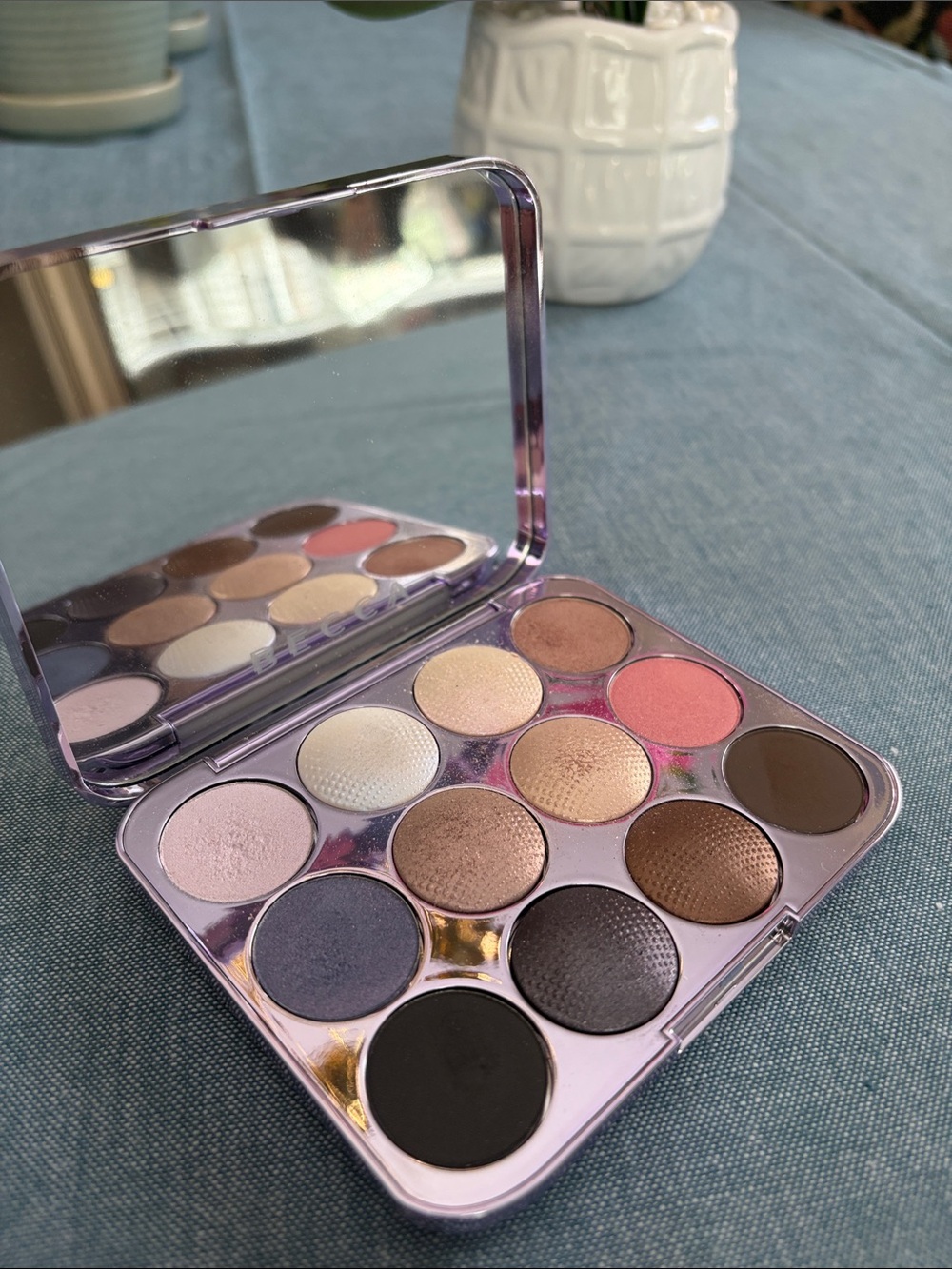 Becca Pearl Glow Shimmering Eye Palette